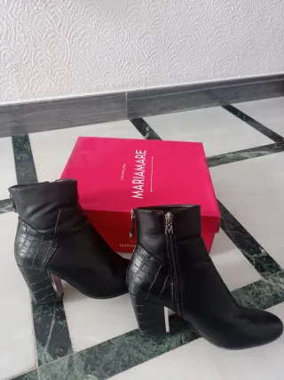 Botines MARIAMARE Negros