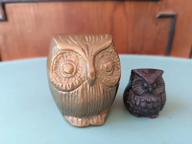 Pareja de Buhos Bronce y Otro Material