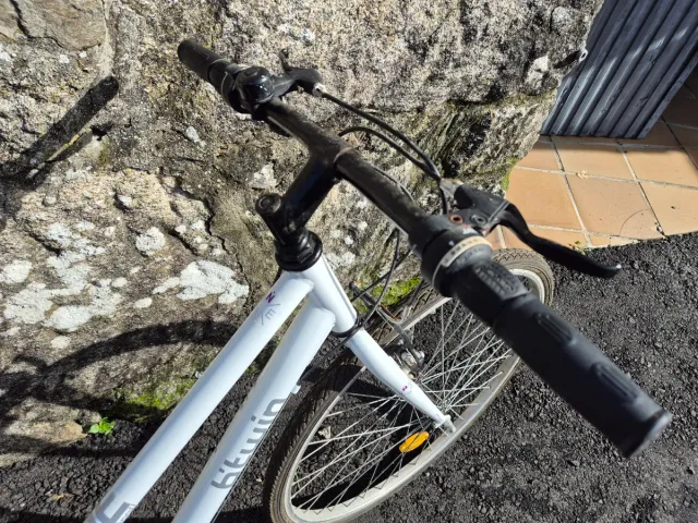 Bicicleta Btwin blanca