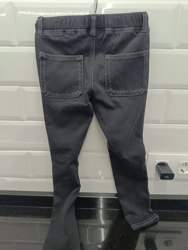 Pantalón vaquero negro Talla 5-6 años