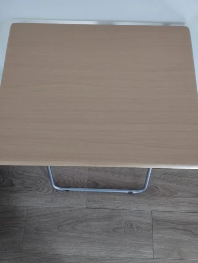 Mesita auxiliar plegable