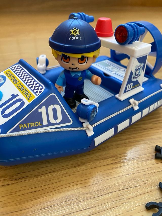 Lancha Policía Pinypon Action con Accesorios