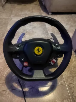 Volante Ferrari PS4/PS5 con Pedales