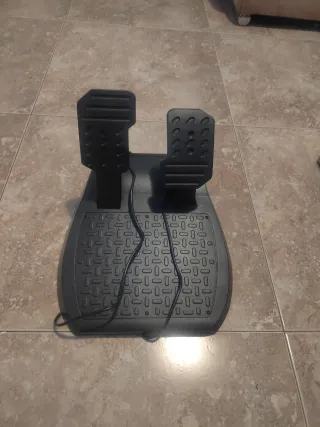 Volante Ferrari PS4/PS5 con Pedales