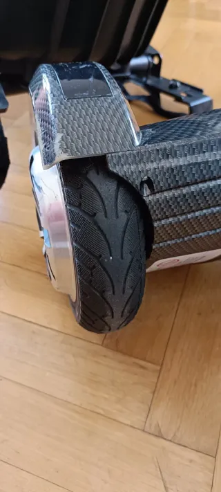 Hoverboard Iwatboard con Iwatkart