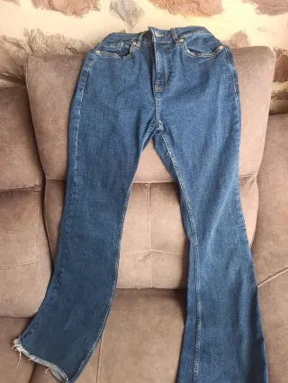 Pantalón vaquero campana azul