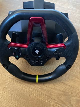 Volante y pedales Hori PS4