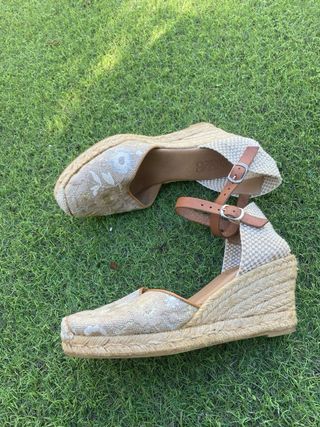 Alpargatas cuña bordadas antonio parriego