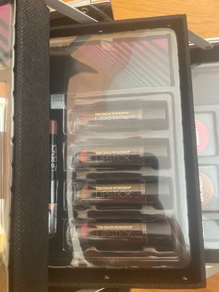 Maletín de maquillaje plateado