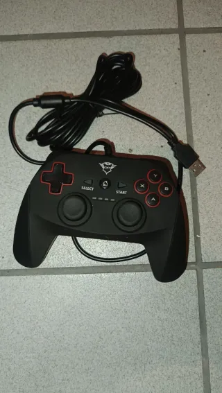 Mando Trust USB para videojuegos