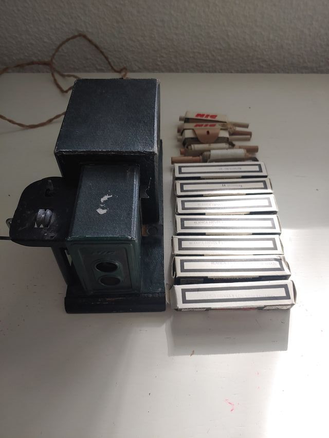 Proyector de películas antiguo Nic con peliculas.