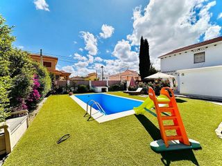 Chalet en venta en Ogíjares