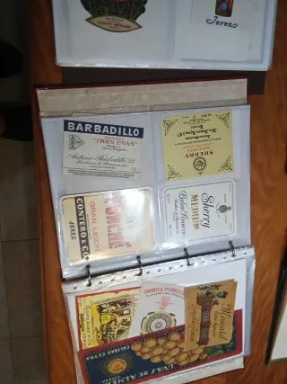 Collezione di etichette per vini e liquori