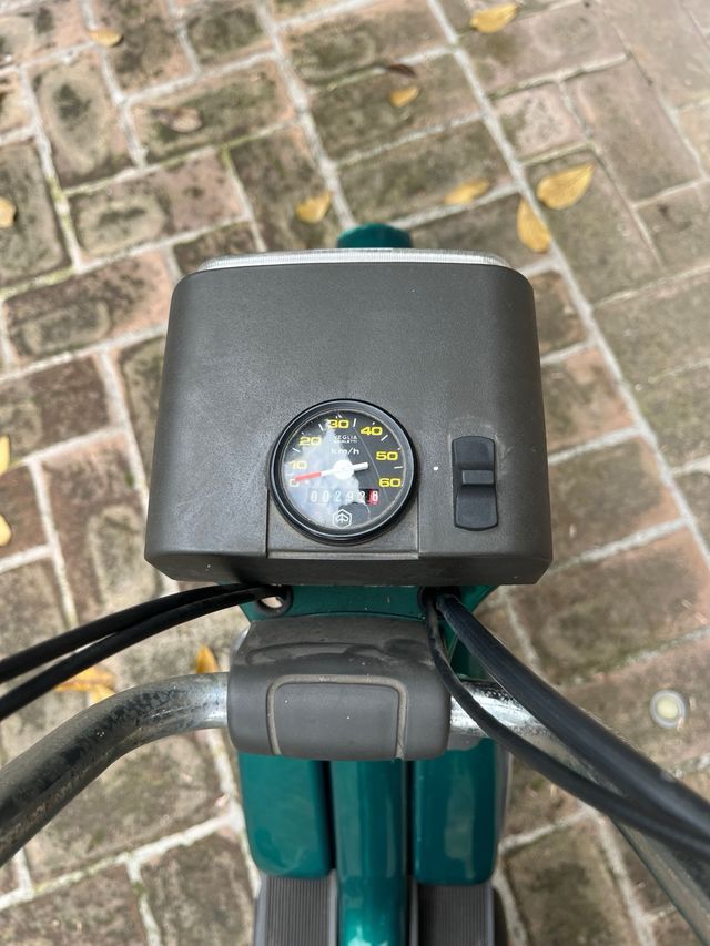 Piaggio Bravo 50 con libretto