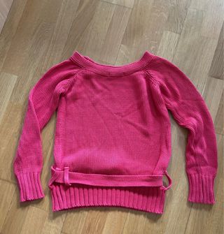 Jersey rojo con botones