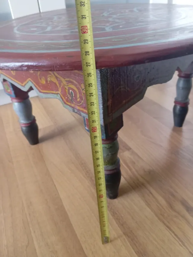 Mesa árabe de madera multicolor