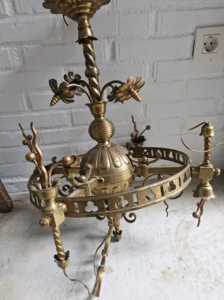 Lámpara de bronce antigua