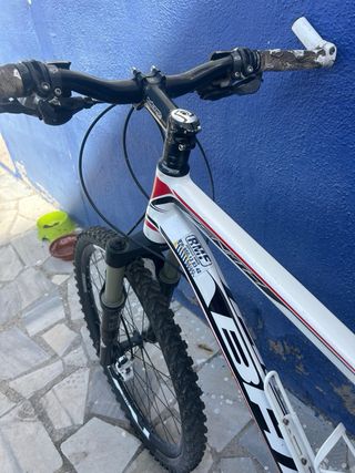 Bicicleta BH Blanca y Roja