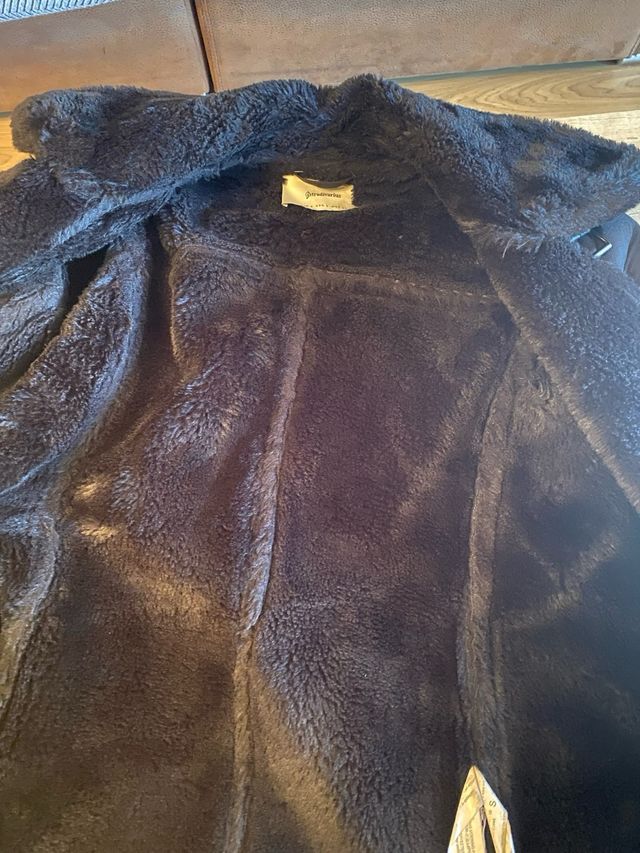 Chaqueta negra con borreguito