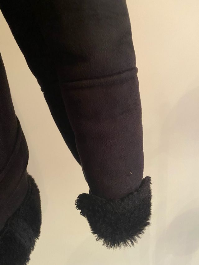 Chaqueta negra con borreguito