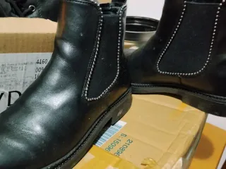 Stivaletti neri taglia 40