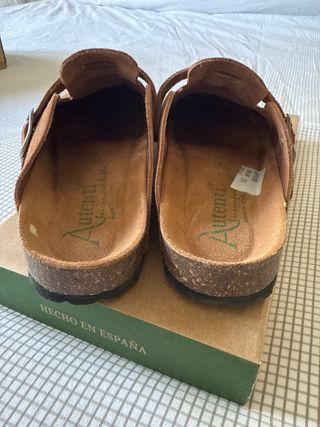 Zuecos Autenti Ante Marrones Talla 39