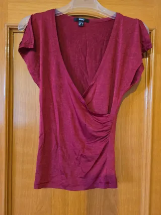 Camiseta Mango drapeada roja Talla S