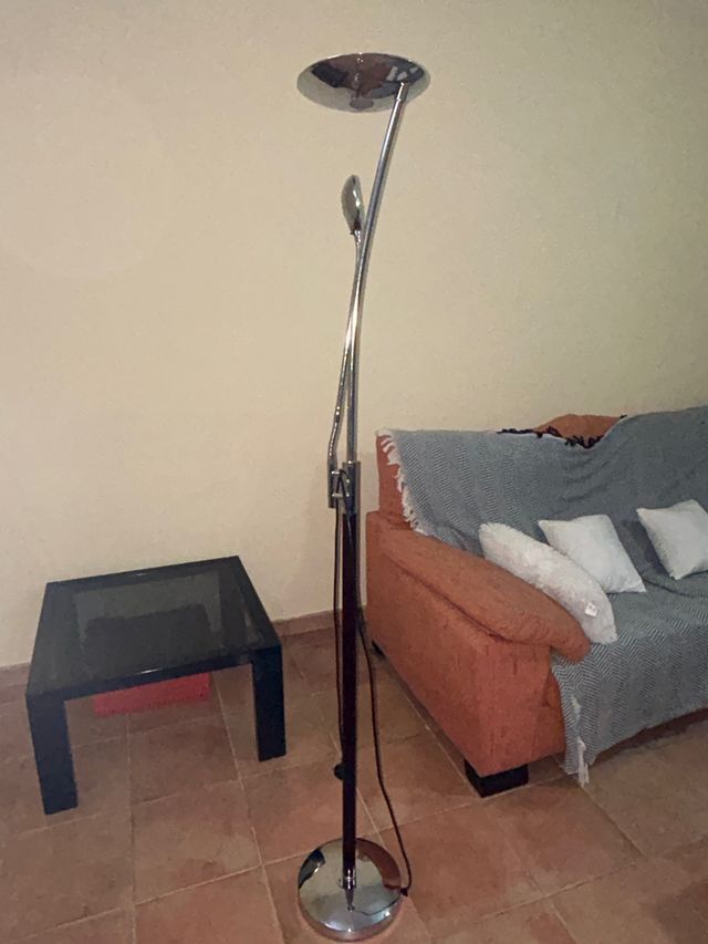 Lámpara de pie doble luz metal y madera