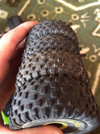 2 Coches RC Wltoys 144001 1:14 4WD + Accesorios