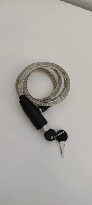 Candado de cable para bicicleta con llaves