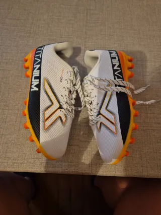 Botas de fútbol talla 32