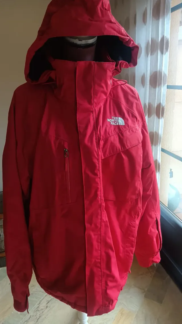 Chaqueta de esquí The North Face roja