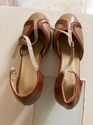 Zapato tacón plataforma beige y marrón T40