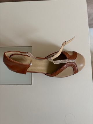 Zapato tacón plataforma beige y marrón T40