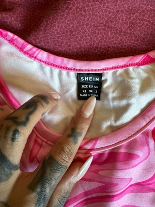 Top Shein fantasia astratta rosa