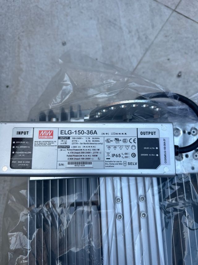 Proyector LED MW Plata y Blanco