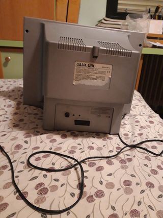 Televisor Basic Line Plata