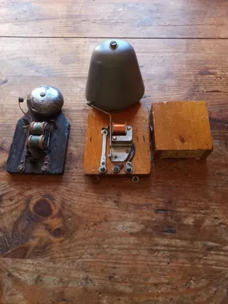 Lote 2 timbres antiguos 220V