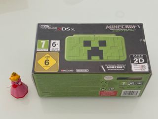 Nintendo 2DS XL Minecraft Creeper Edition