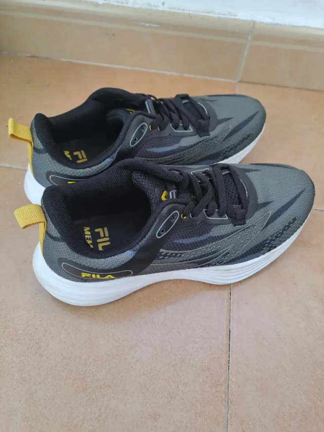 Zapatillas Fila niño gris y amarillo