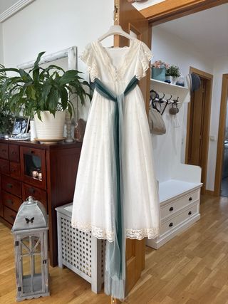 Vestido de comunión blanco con fajín verde