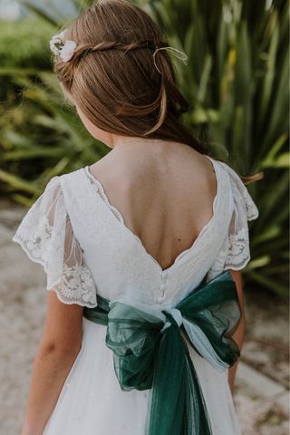 Vestido de comunión blanco con fajín verde