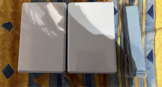 Tacos de yoga y cuerda azul