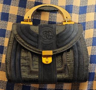 Bolso Italiano Negro Asa Dorada