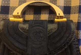 Bolso Italiano Negro Asa Dorada