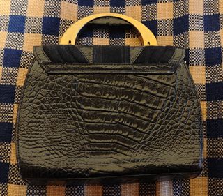 Bolso Italiano Negro Asa Dorada
