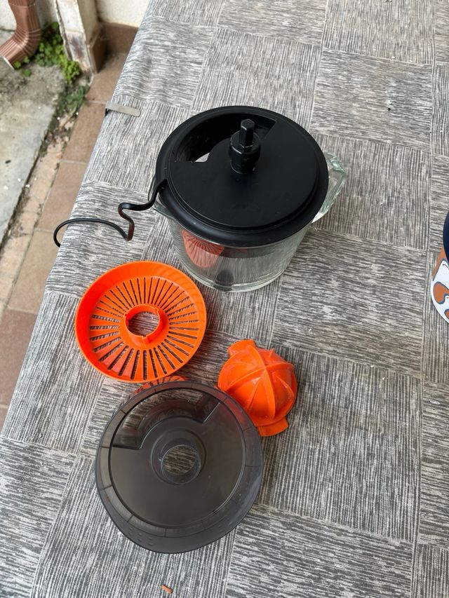 Exprimidor Taurus Citrus Glass seminuevo cristal