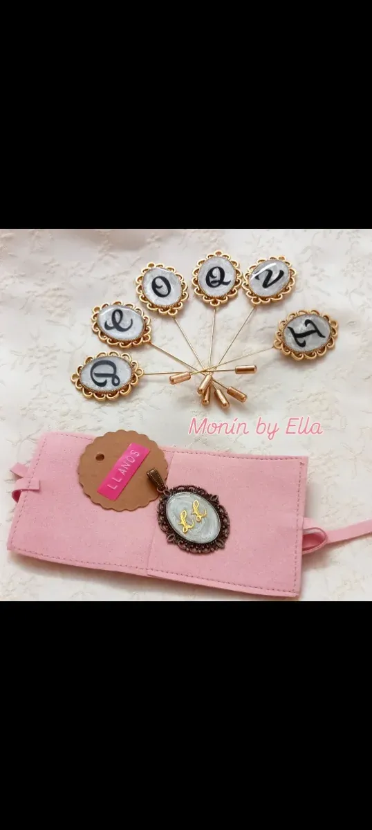 Agujas de banda con inicial