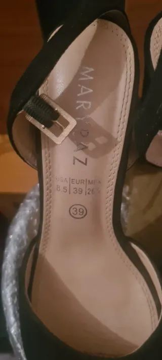 Zapatos de tacón negros