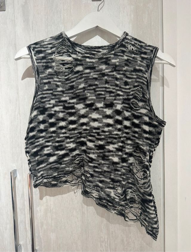 Top Jaded London Deshilachado